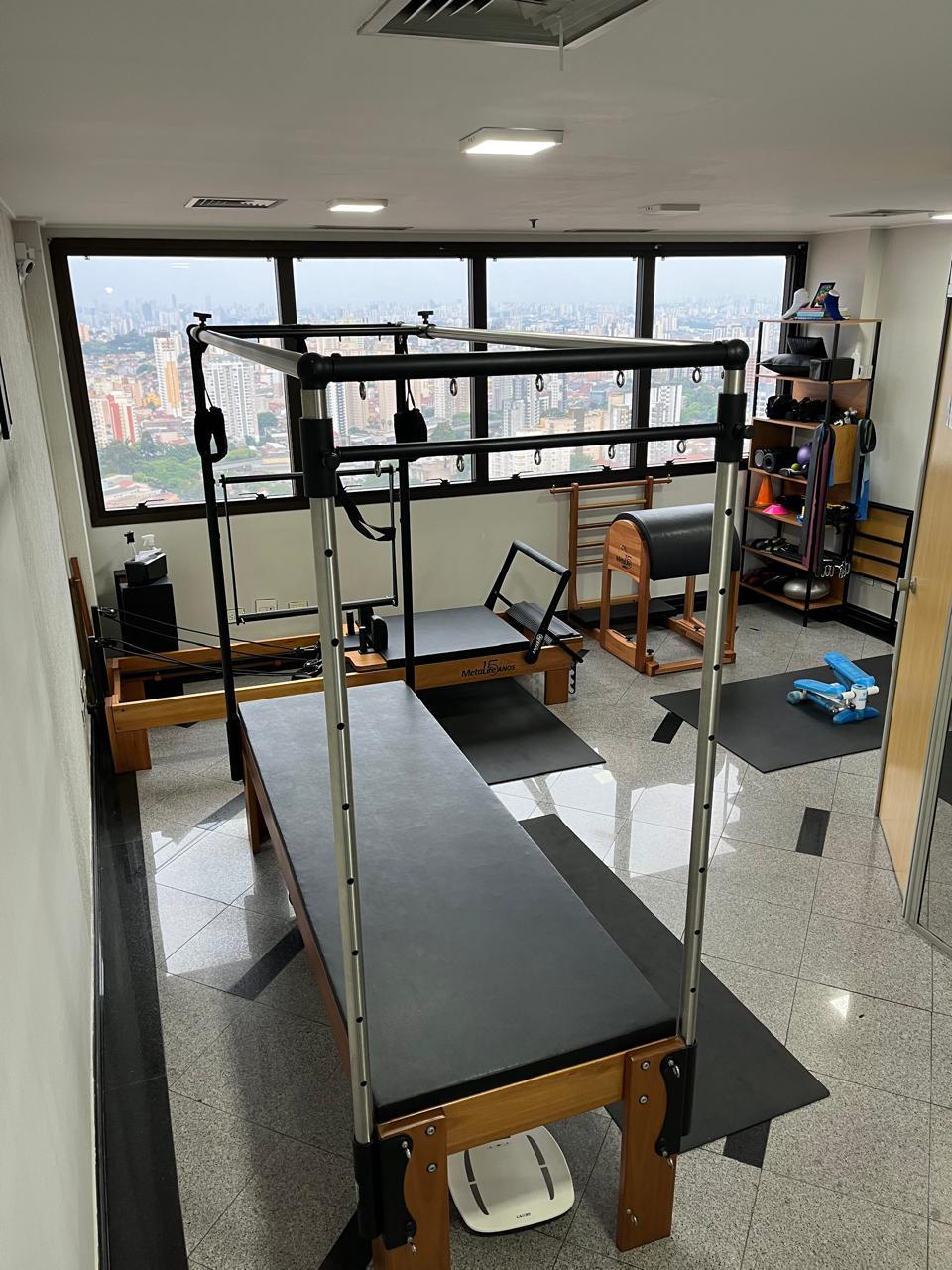 Aparelho Cadillac de Pilates na Fisioterapia By Life Tucuruvi